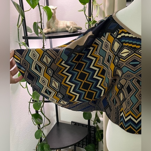 Love Culture Aztec Crop Blouse - Picture 4 of 6